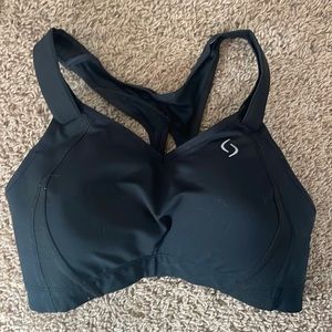Sports Bra 32DD, like new!